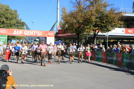 10. Münchner Trachtenlauf am 12.10.2019 im Rahmenprogramm des 34.. Generali München Marathons (©Foto:Martin Schmitz)